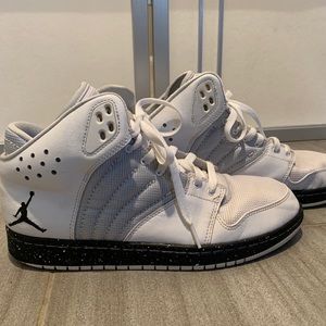 Men’s Nike Air Jordan #23. Good condition! 9.5